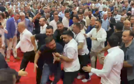CHP İzmir İl Kongresi’nde yumruklu kavga!